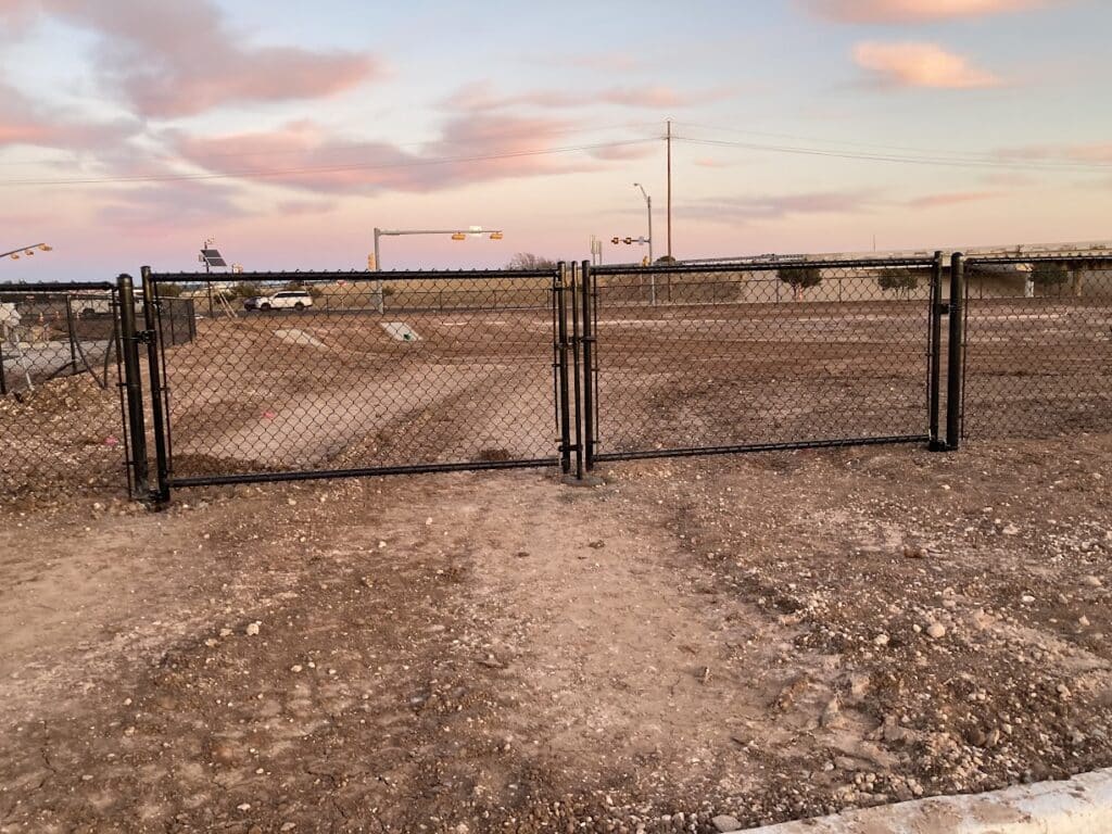 Chain Link gates in Oakmont Ct, Mansfield, TX