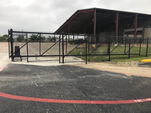 Iron Fence in Oakmont Ct, Mansfield, TX