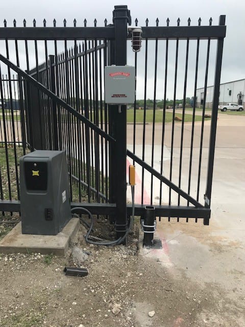 Ornamental fence in Oakmont Ct, Mansfield, TX