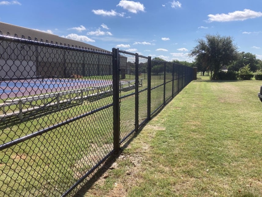 Chain link fence in Oakmont Ct, Mansfield, TX