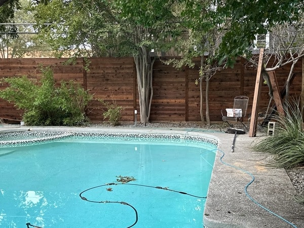 Pool wood fencing in Oakmont Ct, Mansfield, TX