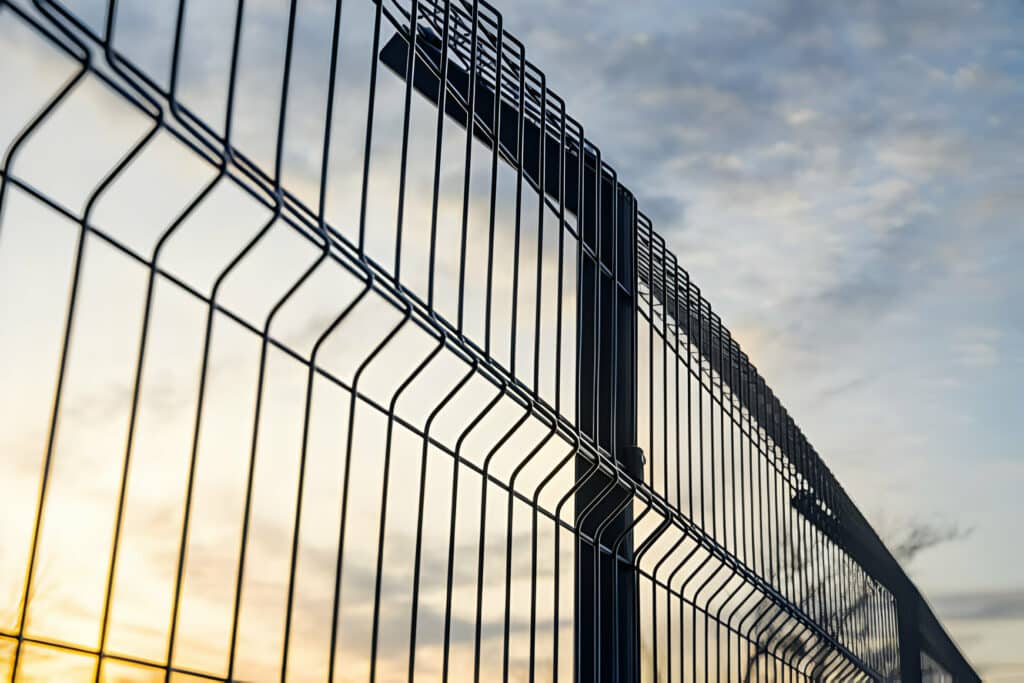 security-fence in Oakmont Ct, Mansfield, TX